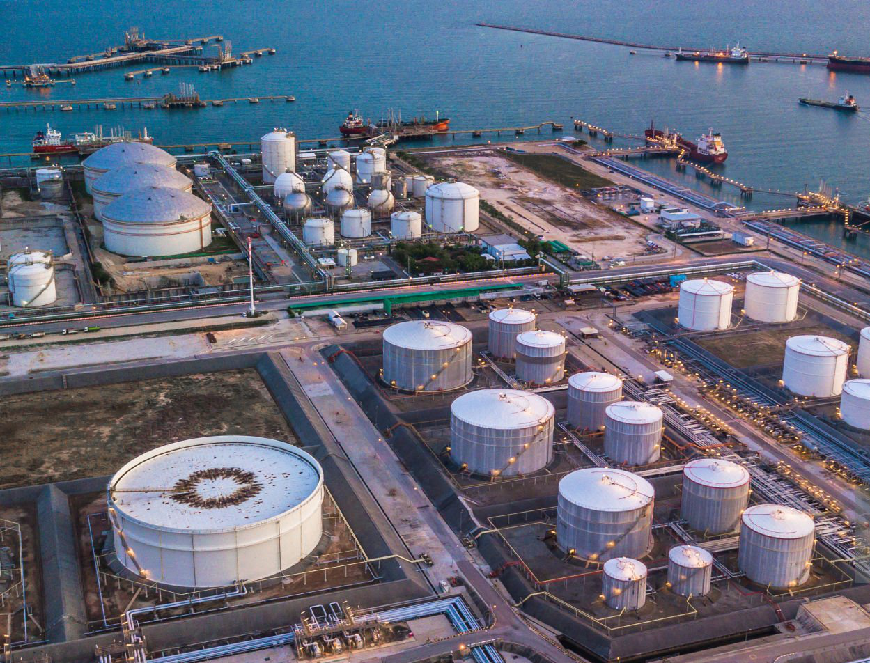 Нефтяной терминал хранения — аэрофото